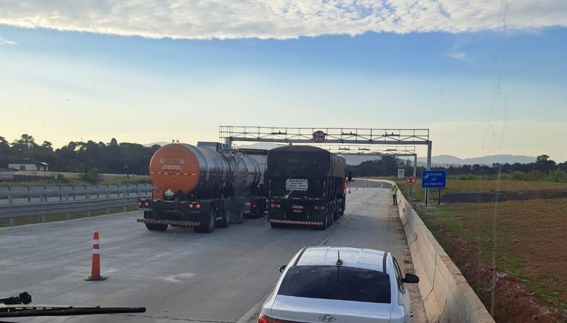 Em Mauá, Ipem-SP verifica balança dinâmica na rodovia SP-021